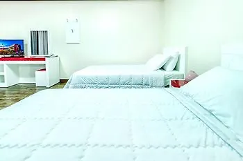 Woorim Hotel Jeju 3*,