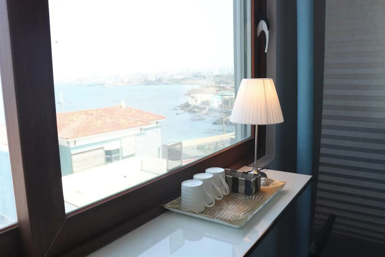 Woorim Hotel Jeju 3*,